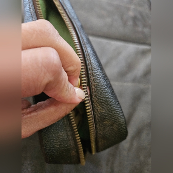 Louis Vuitton, makeup bag. Usable condition. Zipper works. - Picture 7 of 13